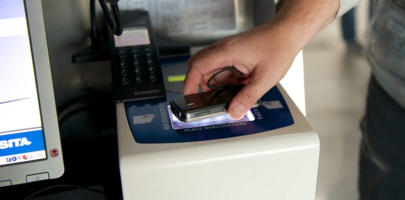 Внедрение цифровых удостоверений и отказ от посадочных талонов